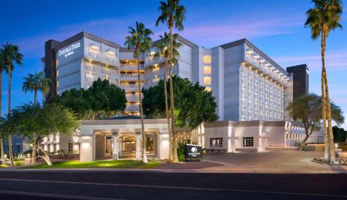 Junior King Suite with Balcony - Non-Smoking