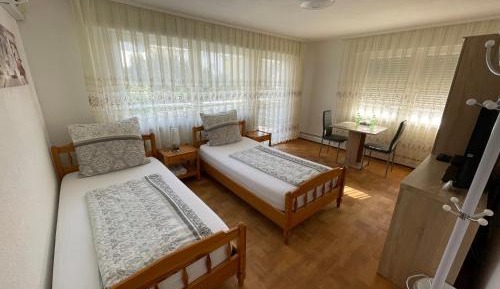 Standard Twin Room with Garden View