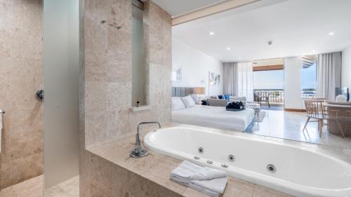 Family One-Bedroom Apartment