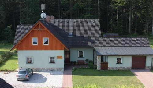 Studio Apartment with Mountain View