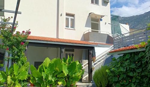 Studio Apartment with Sea View