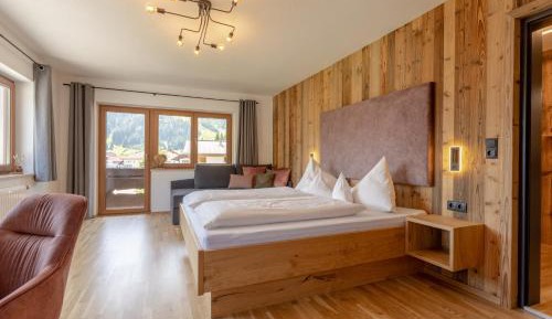 Apartment with Mountain View