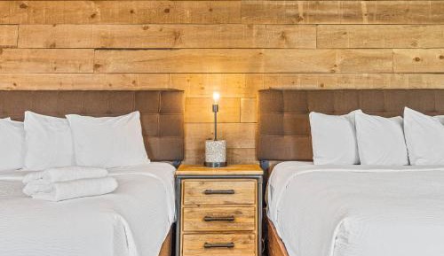 Deluxe Double King Room