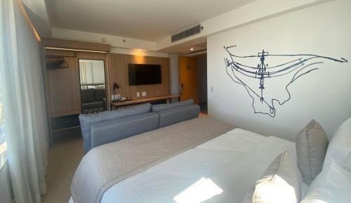 Premium Room with One Queen Bed, Non-Smoking