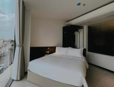 Suite with City View
