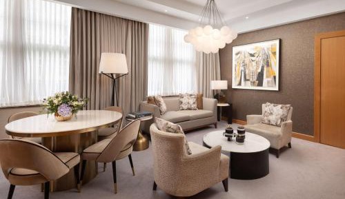 One-Bedroom Suite - Lounge Access