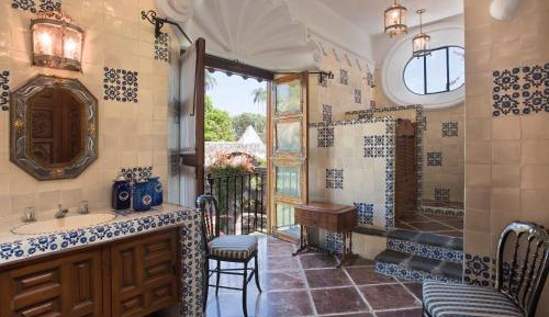 Suite with Garden View