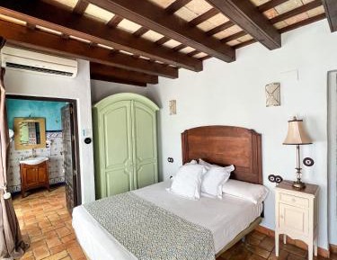 Deluxe Double Room with Bath
