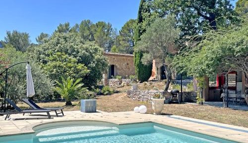 Villa with Garden View