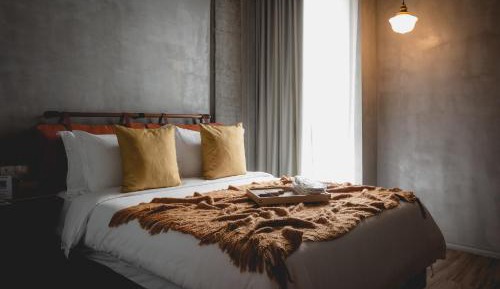 Standard Queen Room