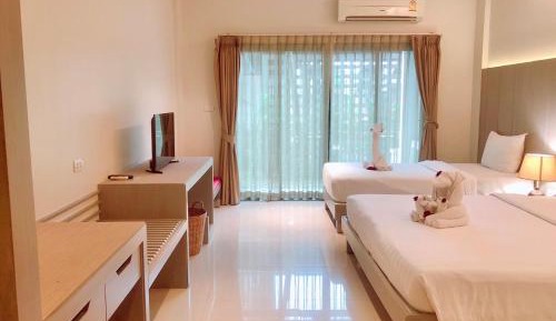 Deluxe Double or Twin Room with City View