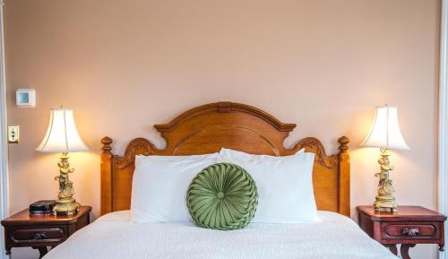 Historic Queen Room