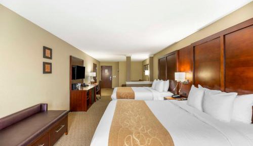 Queen Suite with Two Queen Beds