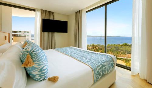 Suite with Panoramic Sea View