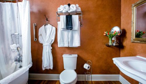 Deluxe King Suite