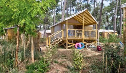 Lodge with Terrace