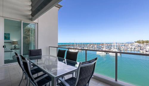 3 Bedroom 2 Bathroom Waterfront Penthouse