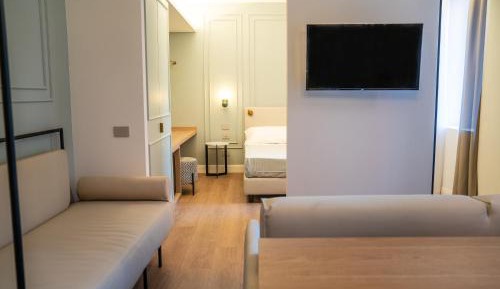 Suite with Garden View