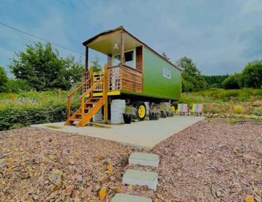 Double or Twin Room with Mountain View