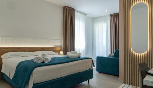 Deluxe Suite with Sea View