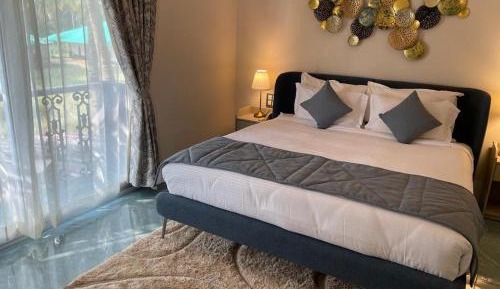 Deluxe Double Room with Extra Bed
