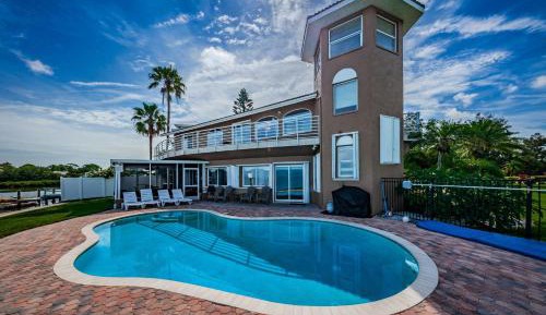 Five-Bedroom Holiday Home