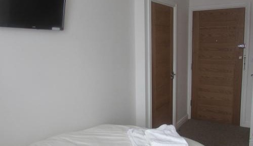 Twin Room with Bathroom