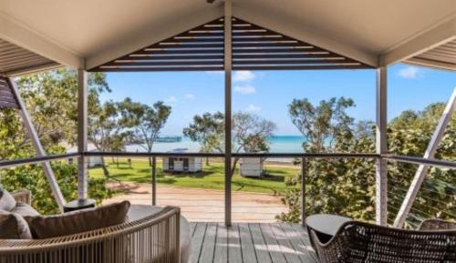	 Deluxe 2 Bedroom Waterfront Cabin - Sleeps 4