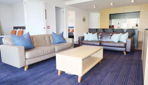 Apartment with Lake View