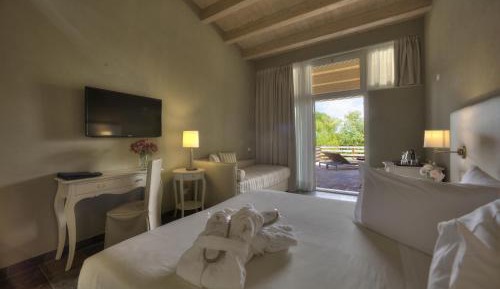 Deluxe Quadruple Room