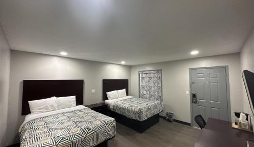 Queen Room with Two Queen Beds - Non-Smoking