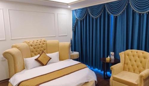Standard Queen Room