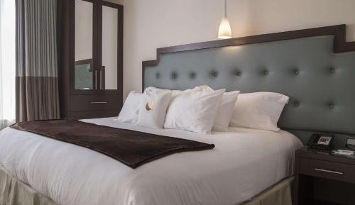 One-Bedroom King Deluxe Suite, Non-Smoking