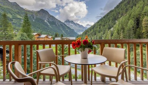 Apartment with Balcony