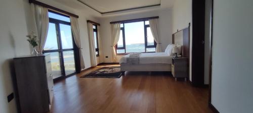 Deluxe Double Room with Balcony and Sea View