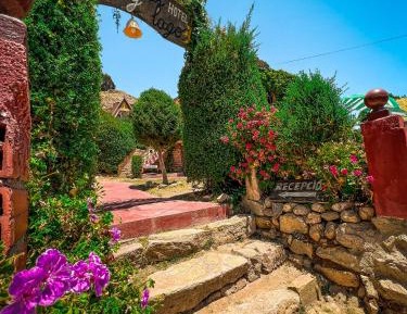 Single Room with Private Bathroom and Lake View