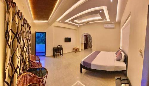 Deluxe King Room