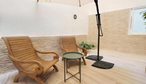 Apartment with Shower