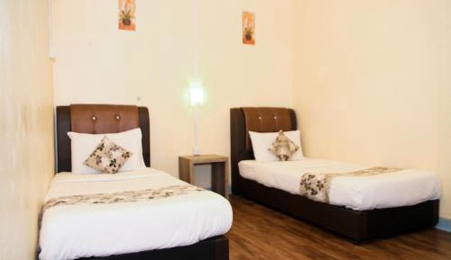 Standard Twin Room with Shared Bathroom