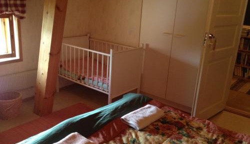 Family Room with Shared Bathroom - Leinikki