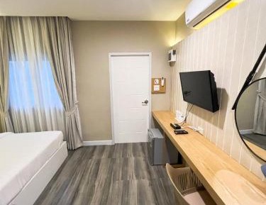 Deluxe Queen Room