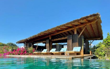 Villa - Beach Front