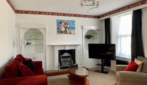 Large One Bedroom Apartment 