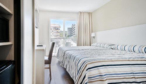 Twin Room (2 Adults)