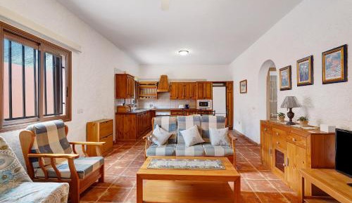 Superior One-Bedroom Apartment