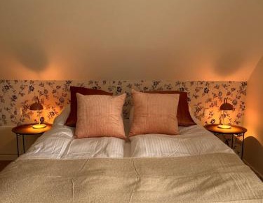 Double Room with Shared Toilet