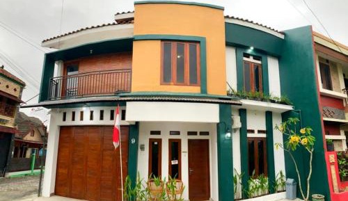 Six-Bedroom House