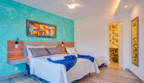 Queen Suite with Pool View