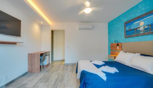 Queen Suite with Pool View