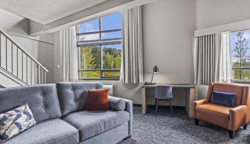 Superior King Loft Suite (Not Pet Friendly)